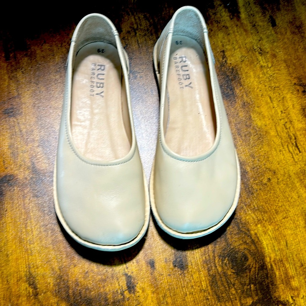RUBY Barefoot Beige Leather Slip On Shoes Size 39/8.5-9